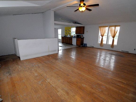 4th image of 32314 W 335th St