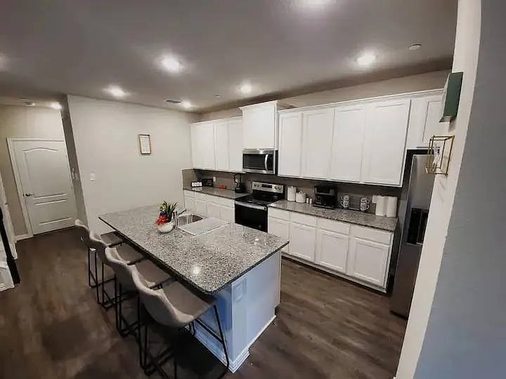 1270 Alamo Dr