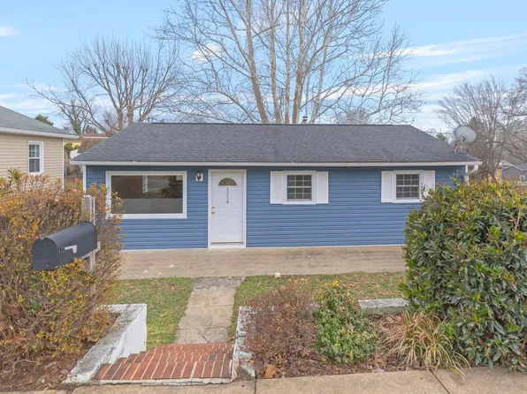 1214 Grove St, Charlottesville, VA 22903