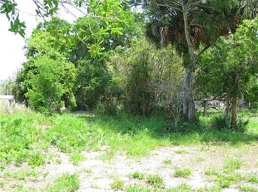 2nd image of 644 Apalachicola Rd