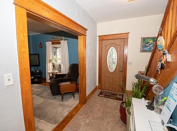 3rd image of 132 E 8th St