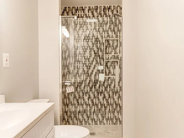 1316 Adams St NE #1 — Photo 14