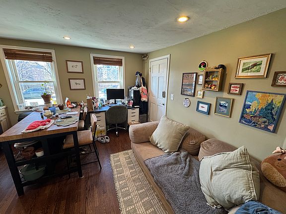 4th image of 733 Somerville Ave #1