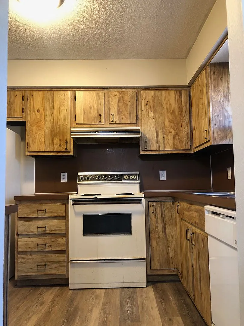 Building Photo - 5901 Ryewyck Dr