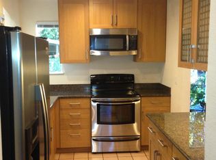 90 Emery Bay Dr, Emeryville, CA 94608