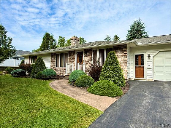 3rd image of 155 Valley View Rd
