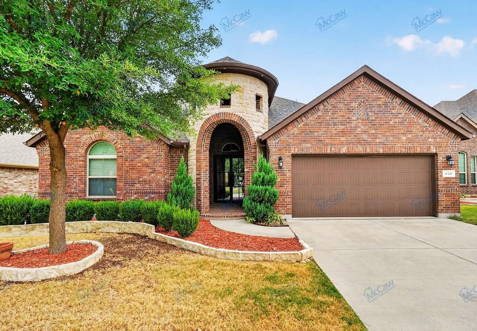 4 bed, 2.5 bath, 2550 sqft, $3,575 — Photo 1