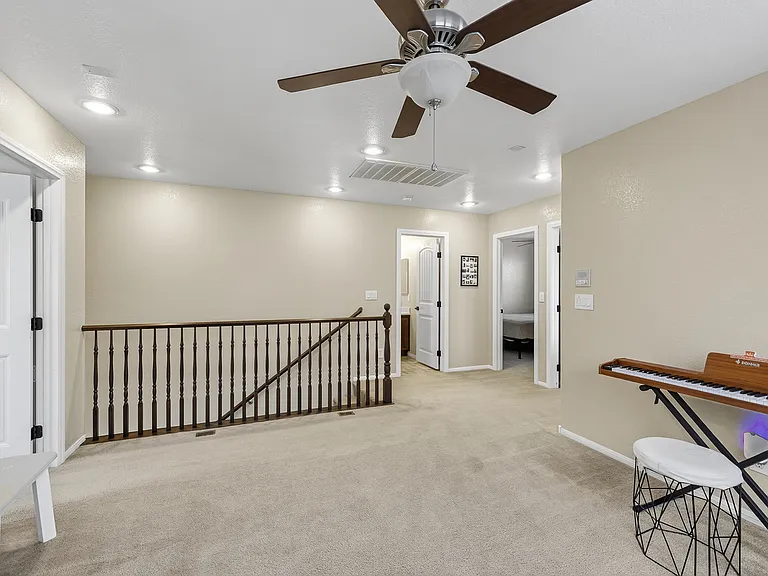 10847 Iona Island Ave — Photo 26