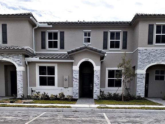 4th image of 1857 SE 26th Ave #1857