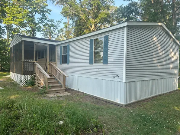 115 Boat Basin Dr, Cedar Pt, NC 28584