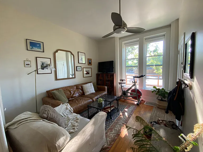 340 E Oak St #2 — Photo 7