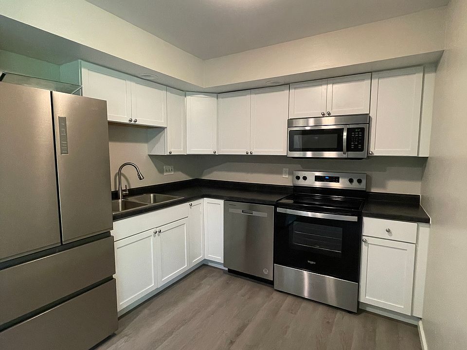 1st image of 7 Hartwell Ct APT A