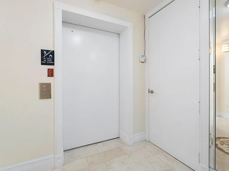 201 S Narcissus Ave #605 — Photo 4