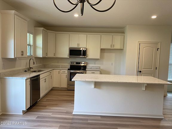 2nd image of 206 Peppercorn Way