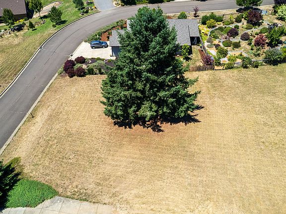 4th image of 335 Edgeview Dr
