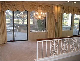 4th image of 2859 Queens Courtyard Dr