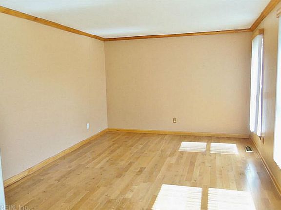 3rd image of 4912 Brookeway Dr