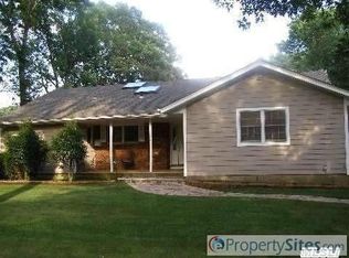 1461 Round Swamp Rd, Old Bethpage, NY 11804
