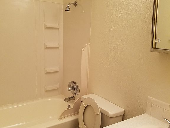 5th image of 1849 Terry St APT 10