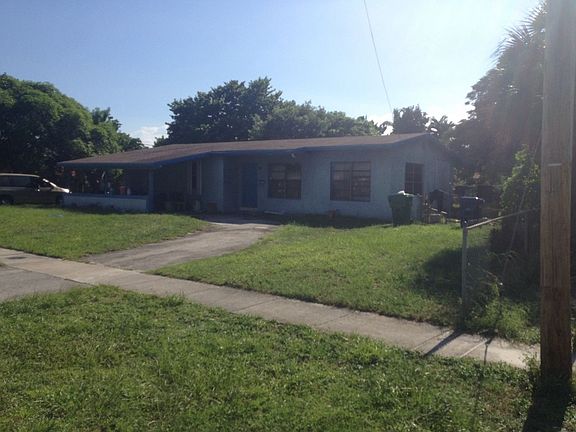 3rd image of 561 NW 34th Ter