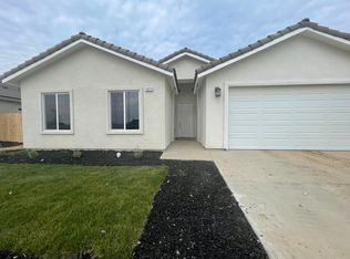 1071 Adell St, Madera, CA 93638