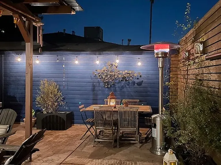 4956 Clinton St — Photo 4
