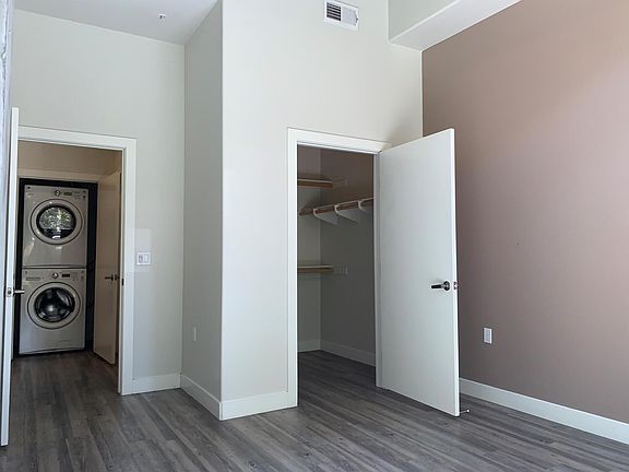 5th image of 452 10th Ave #102
