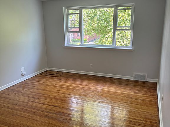 4th image of 4-779 Englewood Ave