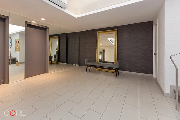 Rented by CORE | media 9