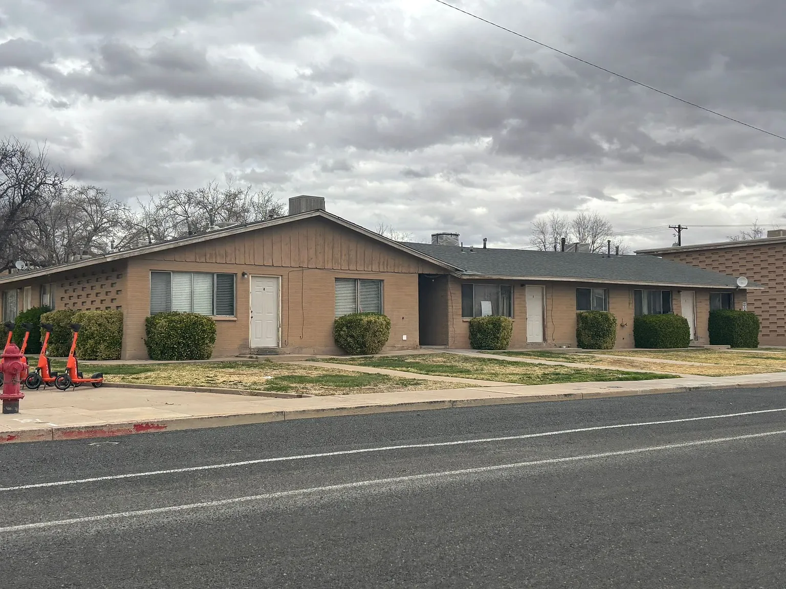 Hackwell Apartments — Photo 1