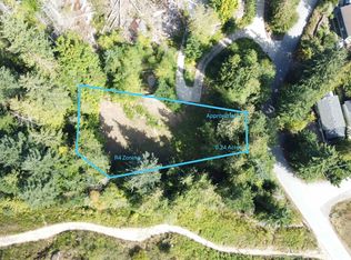 5661 Salmon Dr, Sechelt, BC V7Z 0L8