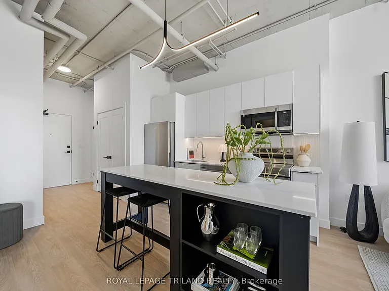 685 Richmond St #209 — Photo 3