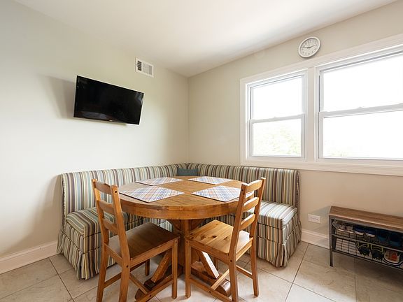 3rd image of 4859 N Harlem Ave #3