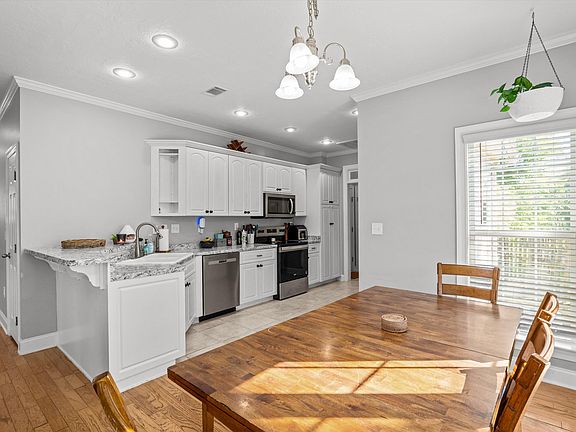 4th image of 726 Bonnie Oaks Lane