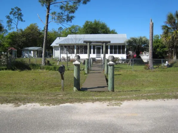 275 Wetappo Dr, Wewahitchka, FL 32465