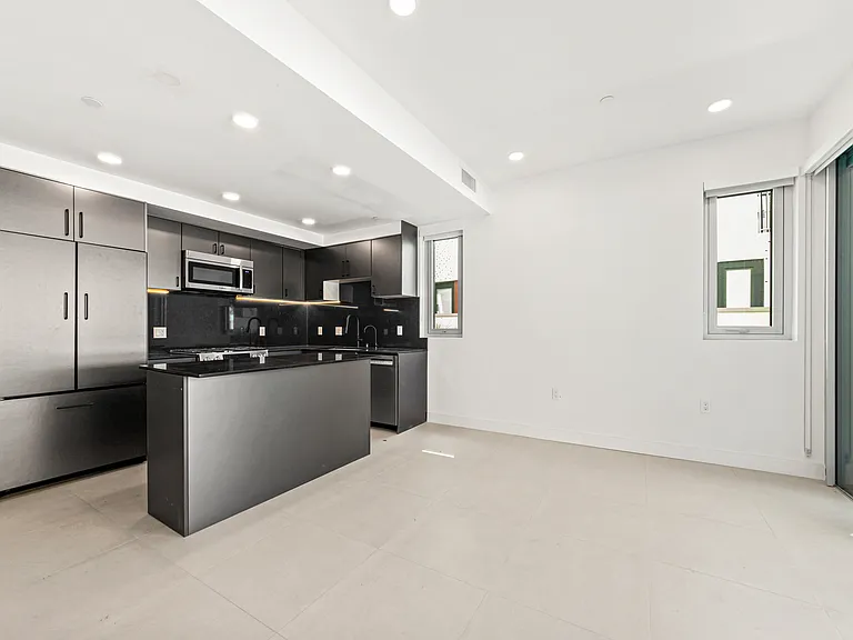 1257 N Sweetzer Ave #103 — Photo 4