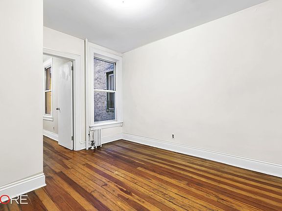3rd image of 5323 Skillman Ave APT 1L