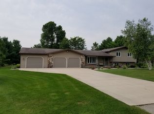 W4353 Pine Grove Rd, Appleton, WI 54913