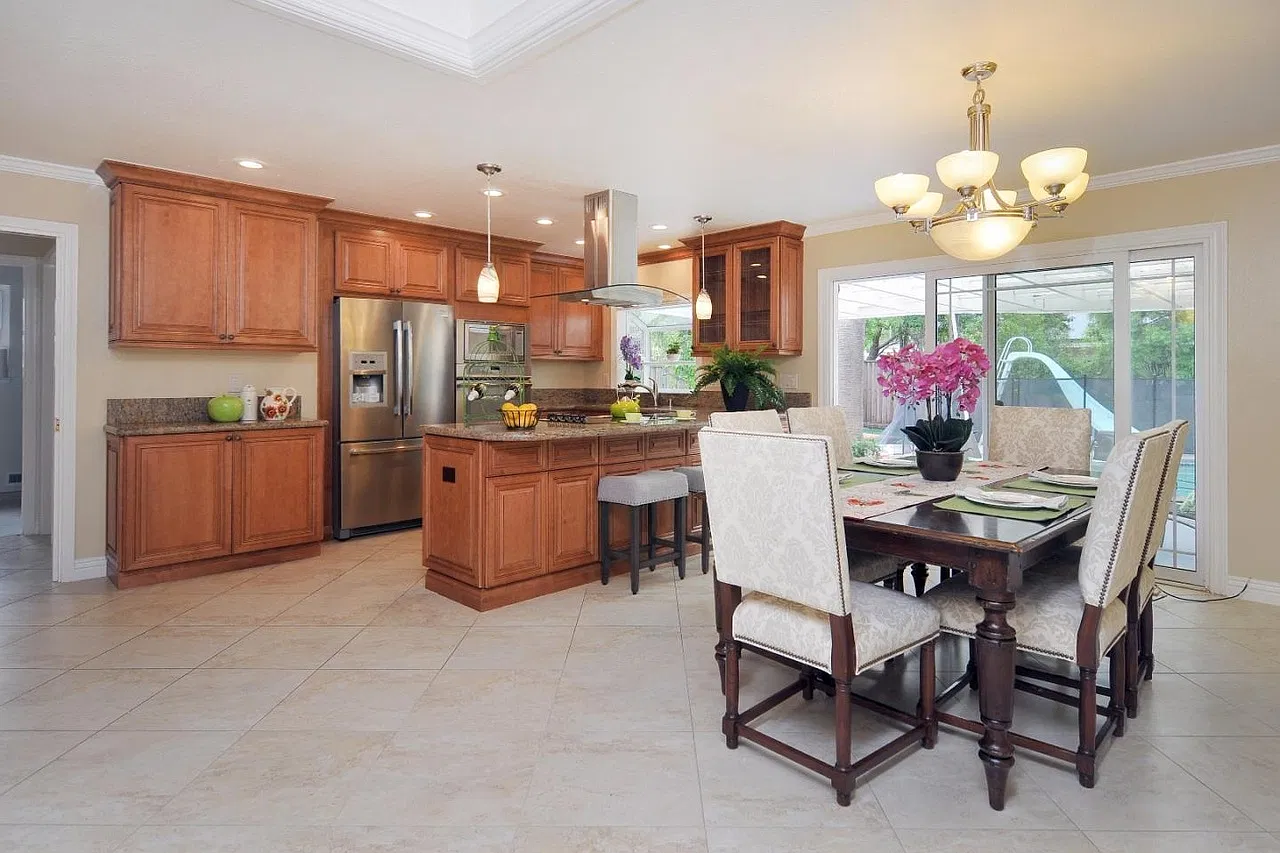 4 bed, 1675 sqft, $6,500 — Photo 3