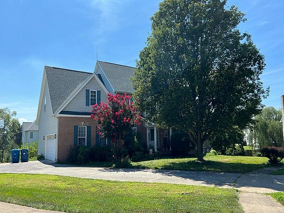 3rd image of 317 Henderson Ct