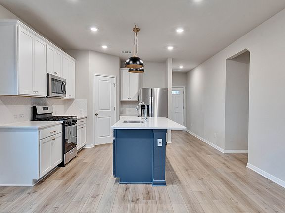 3rd image of 705 Auburn Stem Pl