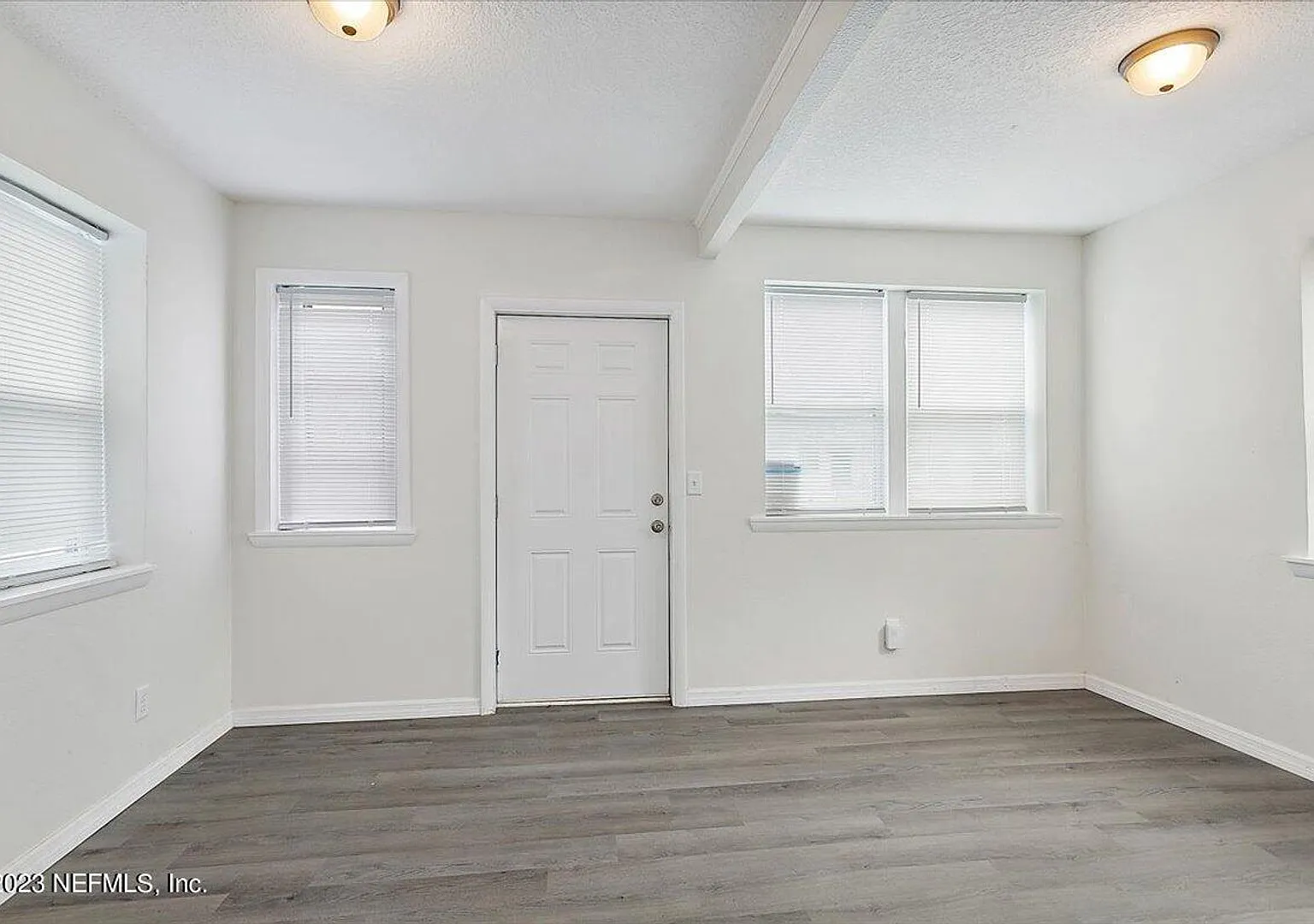 Move in ready **Updated 3/2 Single Family home ** — Photo 2