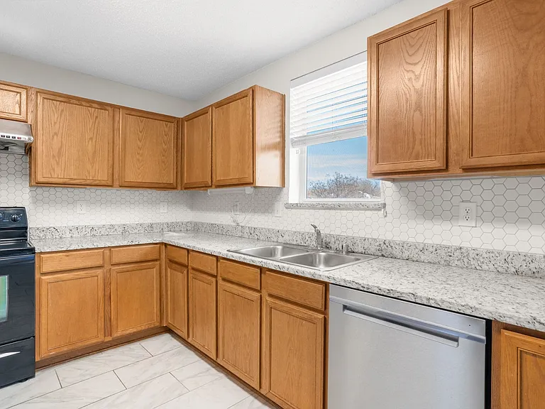 1312 Annalea Dr — Photo 17