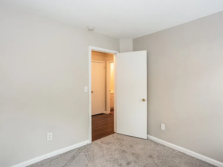 10415 Battle Ct — Photo 14