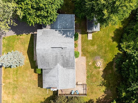 5th image of 20 Grandview Dr