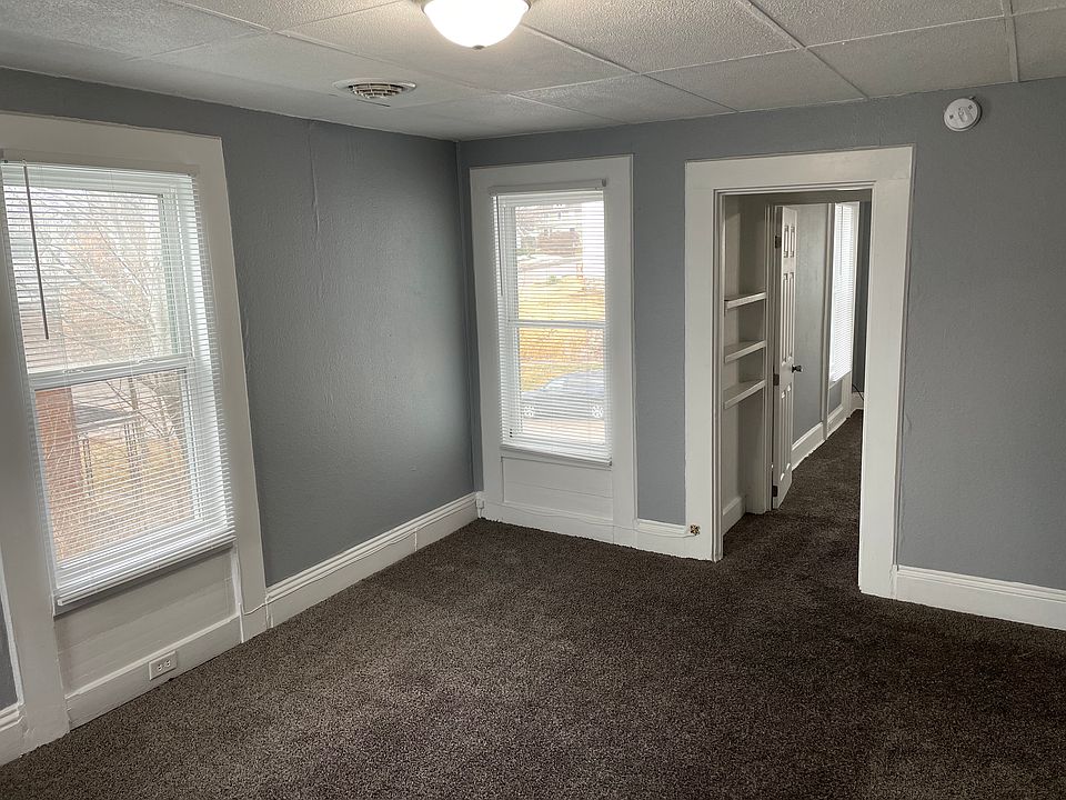 1st image of 210 S Woodlawn Ave #B