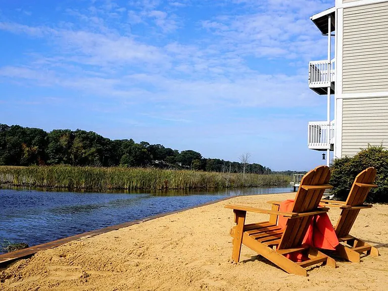 Relax Lakeside