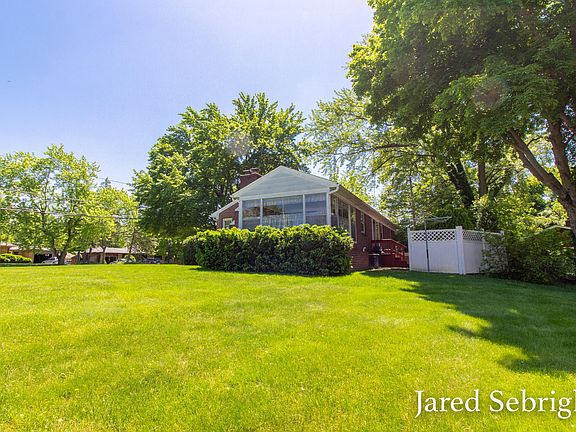 4th image of 749 Covell Ave NW