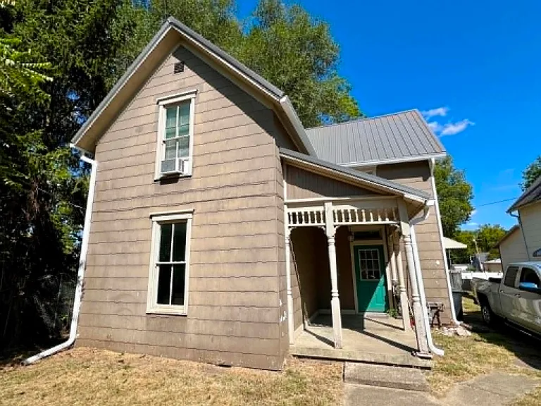 338 E Reynolds St — Photo 1