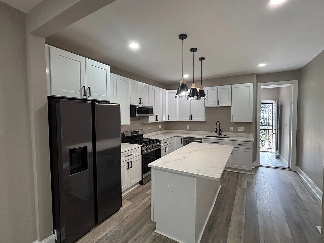 2 bed, 2.0 bath, 1400 sqft, $1,800 — Photo 3
